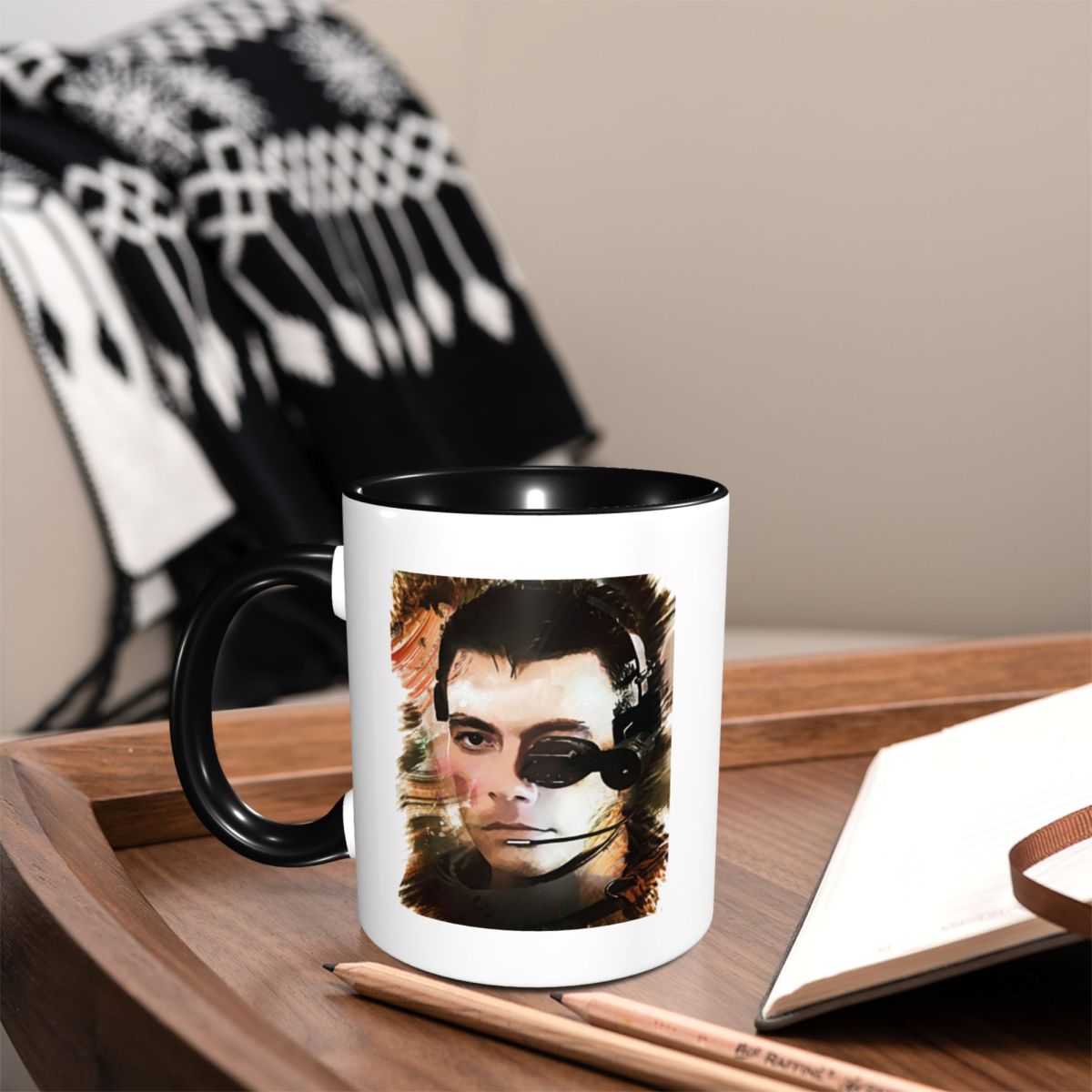 Universal Soldier Jean Claude  - مراجعة Coffee Tea Van وسعره