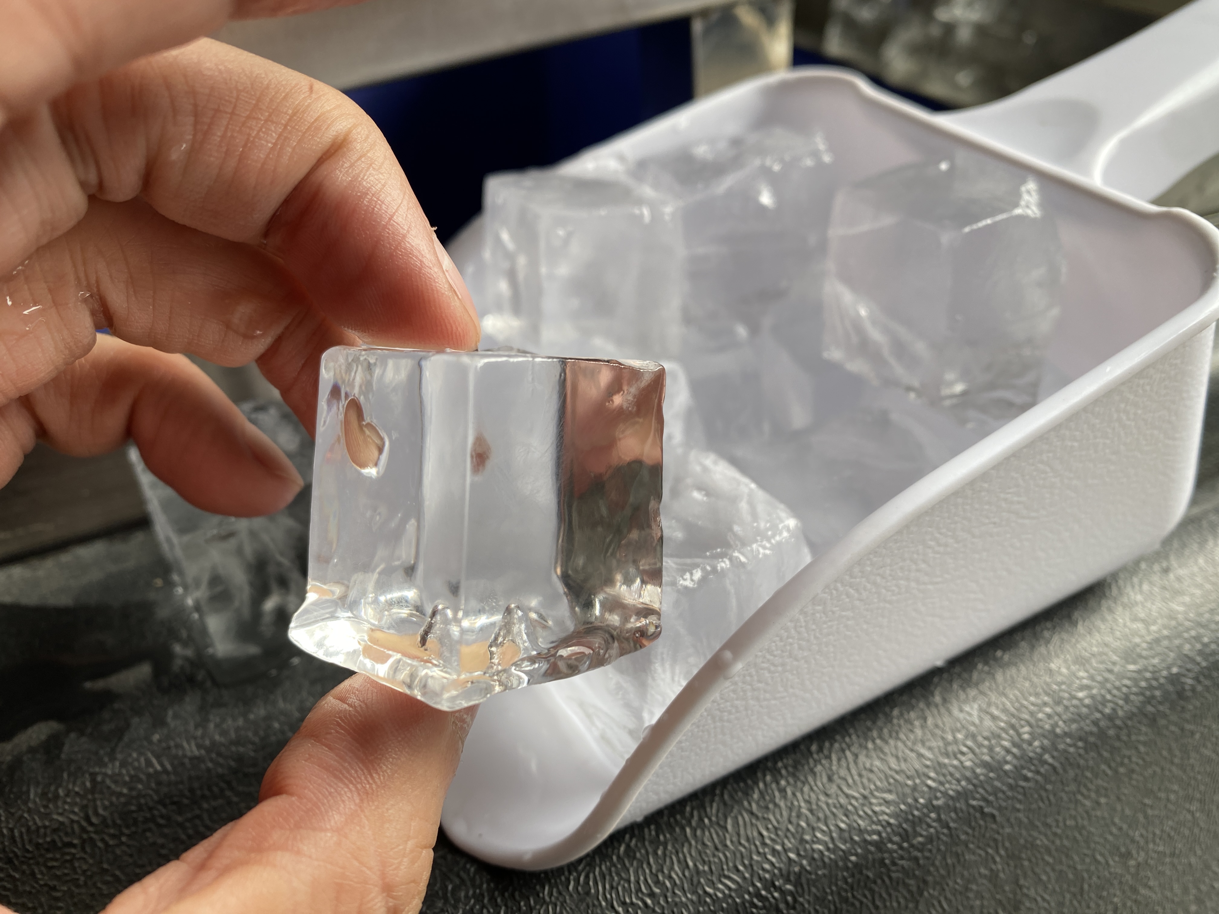 Electric Commercial Cube Ice M - مراجعة Coffee & Tea Restaurant وسعره